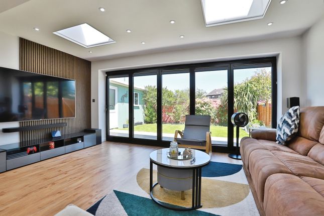 37, Sway Gardens, Bournemouth photo 4