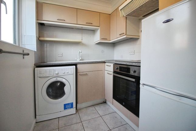 Pheasant Close, Swindon photo 4