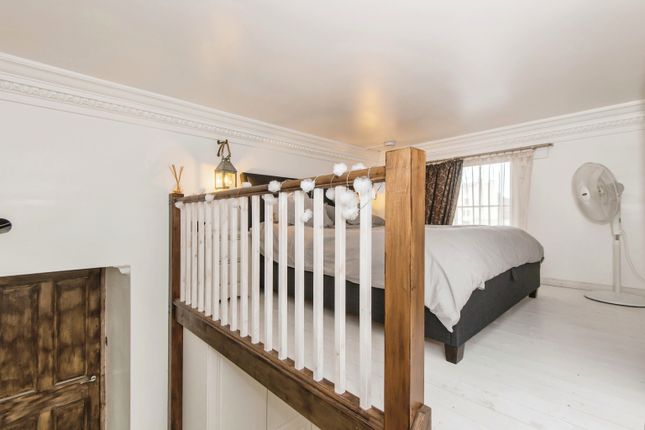 Flat for sale in Canute Road, Southampton, Hampshire