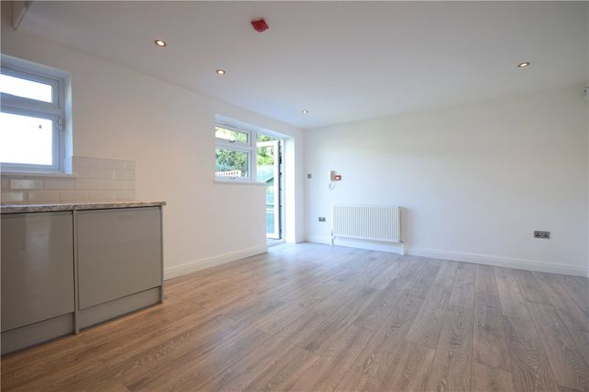 Flat 2, 45, Perne Road, Cambridge photo 3