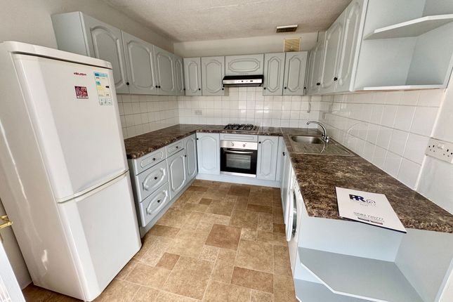 8 Fairfield Close, Dunstable photo 4