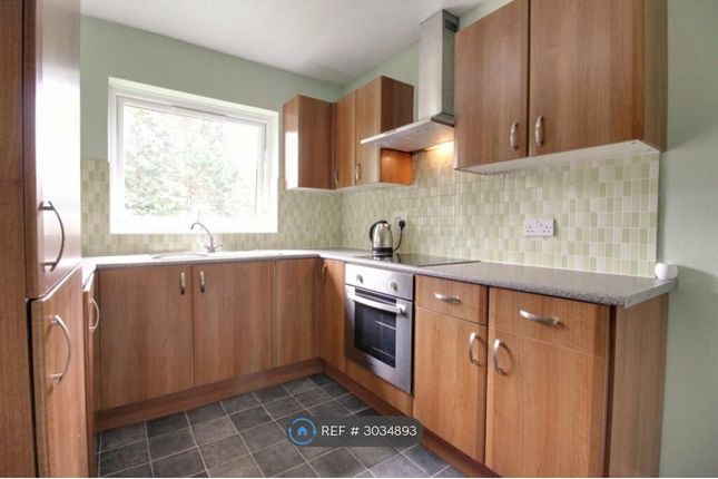 Greencroft Clockhouse Road, Farnborough photo 3