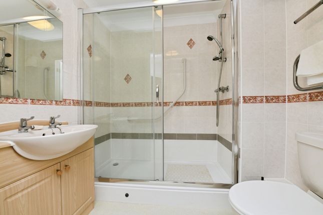 46, Cooper Court, Maldon photo 4