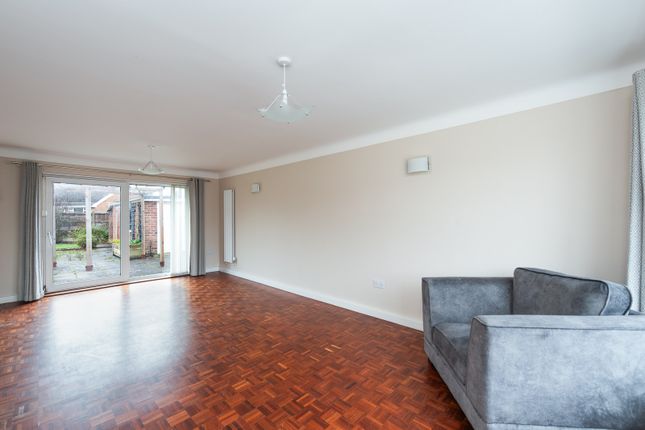 4, Meadow Walk, Pensby photo 4