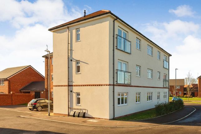 Thumbnail Flat for sale in Bluebell Croft, Houghton Regis, Dunstable