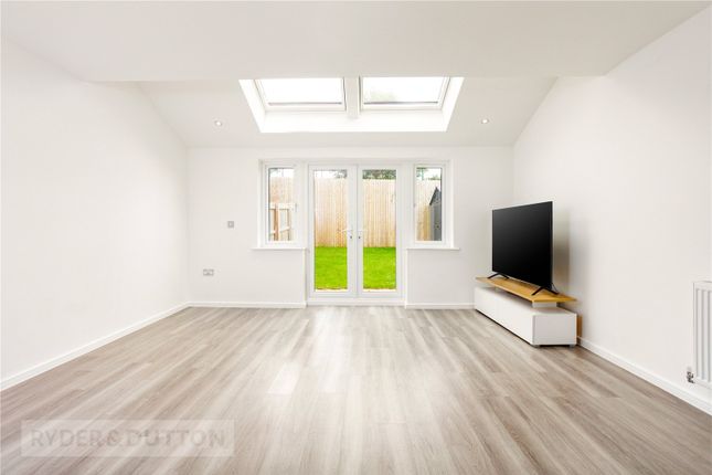63, Matthew Fold Way, Oldham photo 2