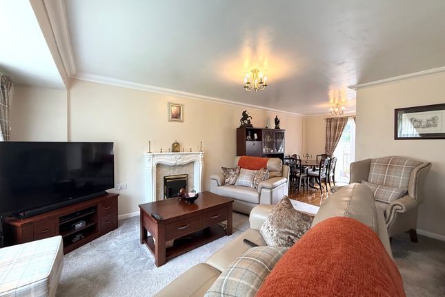 4 Meadow Close, Aberdare photo 2