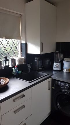 2 bed bungalow to rent in Kings Chase, East Molesey, Surrey KT8