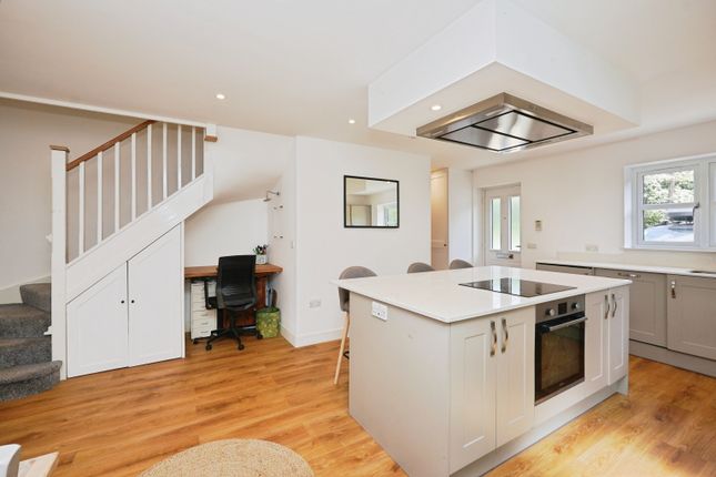 4b Brickfield Cottage, Kempes Corner, Wye photo 3