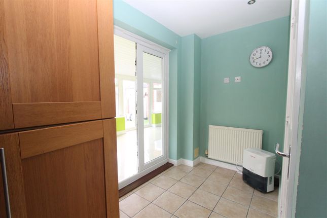 12, Manisty Court, Sittingbourne photo 3