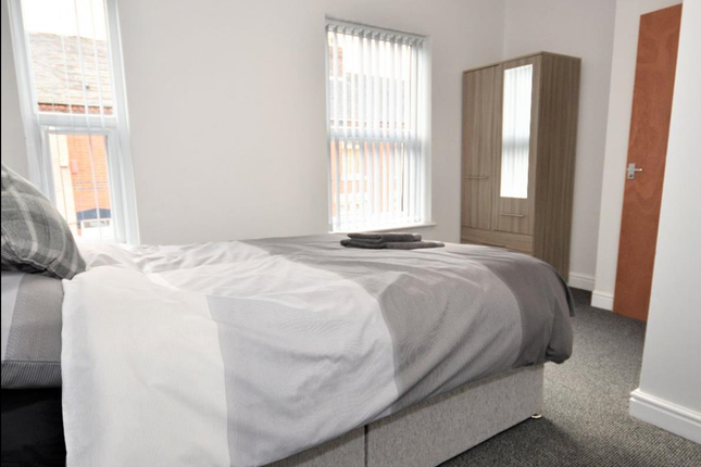 Room to rent in Birks Street, Stoke On Trent