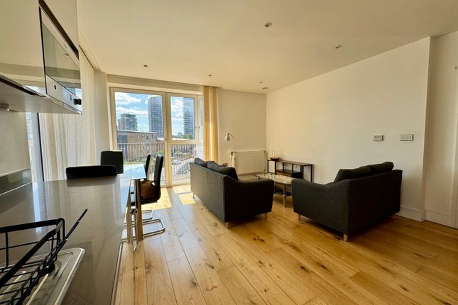 Flat 202, Prince Court, Canning Town photo 3