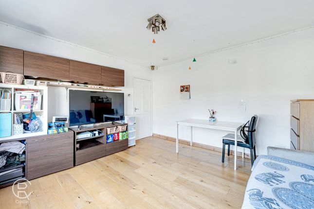 25a, Browning Avenue, London photo 4