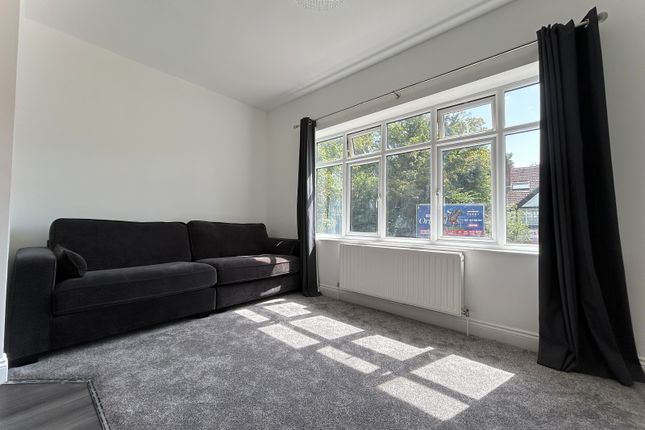42b, Banstead Road, Carshalton, Surrey photo 4