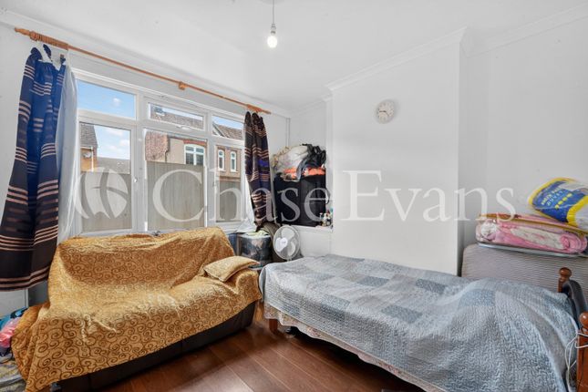 Flat 6,, Silverland Street, London photo 2
