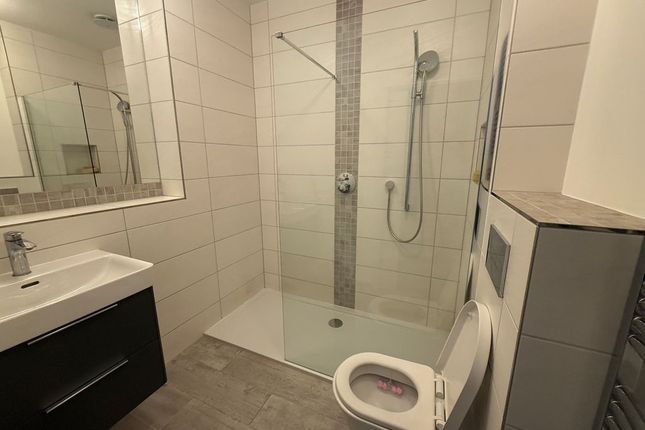 Flat 1, 224-24, High Street, Harrow photo 4