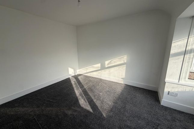 18 Purcell Road, Greenford photo 2