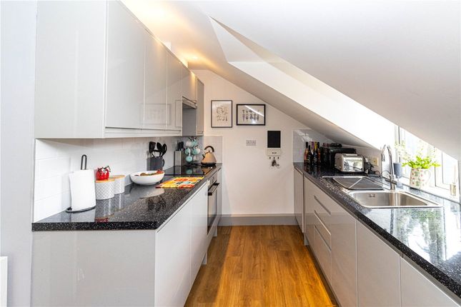 5, Stathams Court, Hertfordshire photo 3