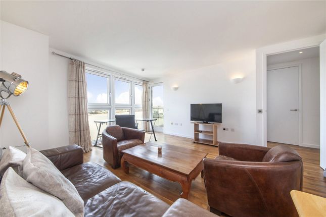 Flat to rent in New Providence Wharf, Fairmont Avenue