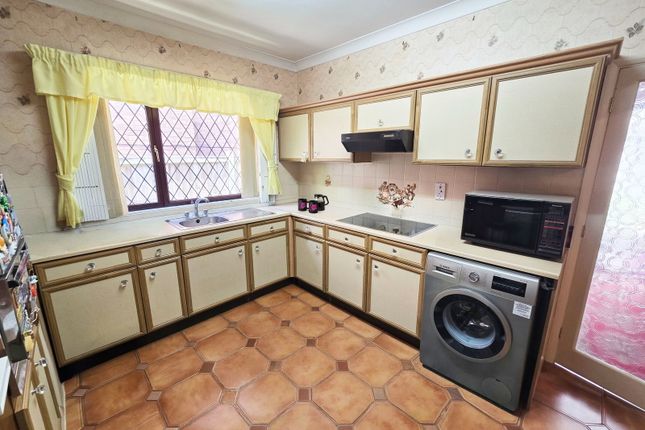 272, Coalway Road, Wolverhampton photo 3