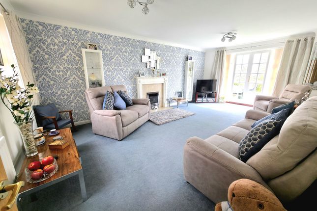5, Masefield Way, Swansea photo 2