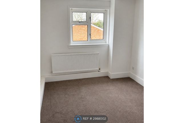 Byron Avenue, Borehamwood photo 4