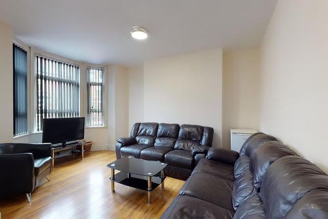 17, Lausanne Road, Manchester photo 2