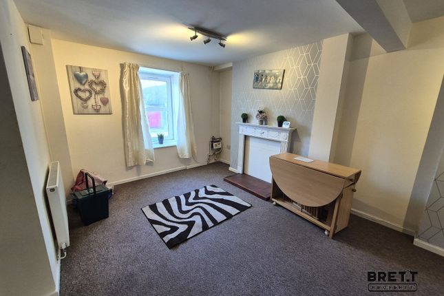 17, Robert Street, Milford Haven photo 2