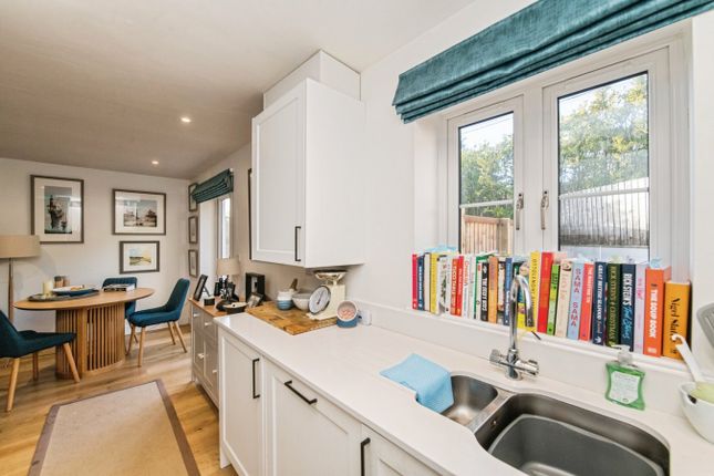 16, Applebee Way, Lyme Regis photo 5