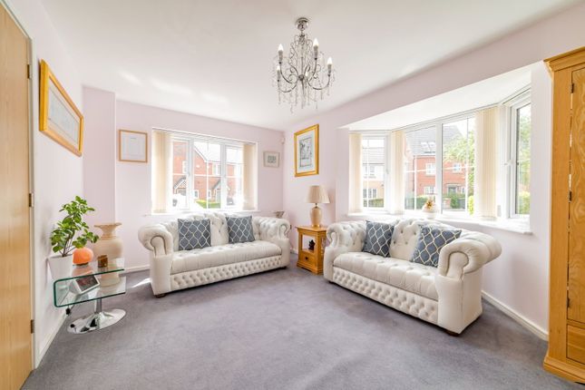 49, Trippear Way, Heywood photo 3