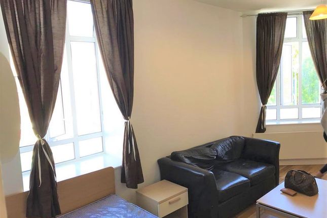 Studio to rent in Portland House, The Kingsway, City Centre, Swansea