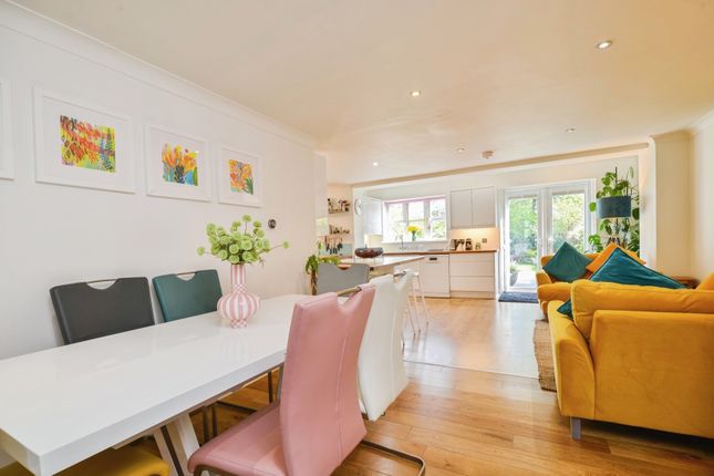 2, Thorntree Villas, Darlington photo 3