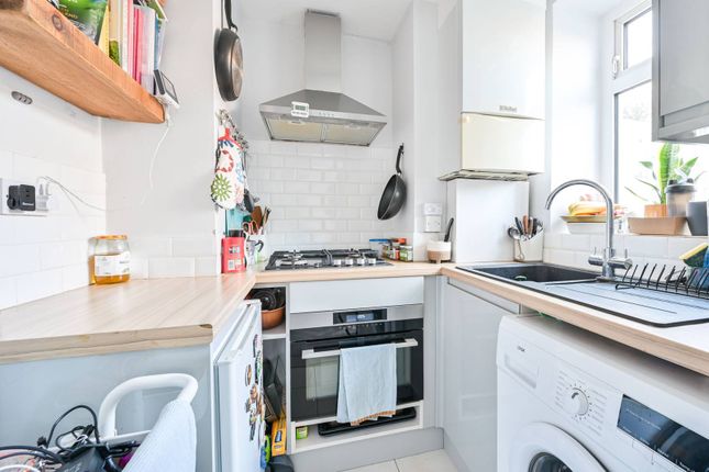 Studio for sale in Larkhall Rise, Clapham Old Town, London