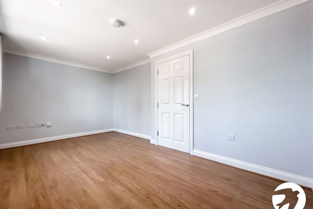 Flat 3, Pinelodge,, Somerfield Road, Kent photo 4
