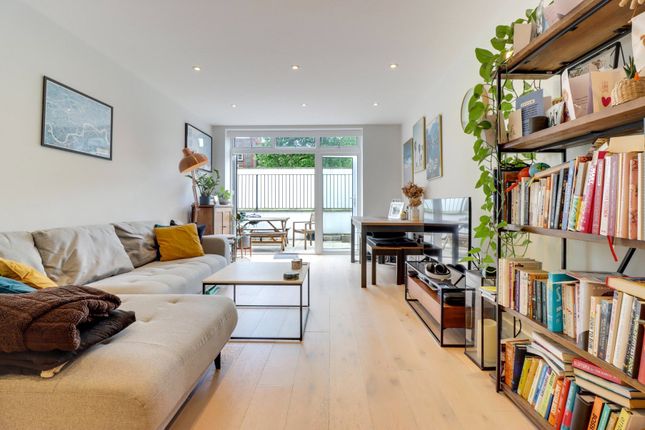 Flat for sale in Brecknock Road, Camden, London