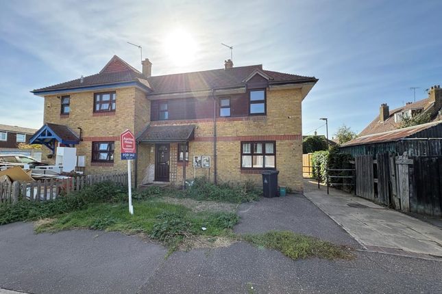 3-bed semi-detached on 2A Fambridge Close, Maldon, £220,000