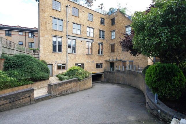 Thumbnail Flat to rent in Chandlery House, 40 Gowers Walk, Aldgate East