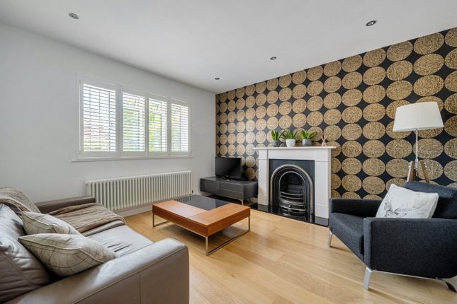 14, Southfields, East Molesey photo 2