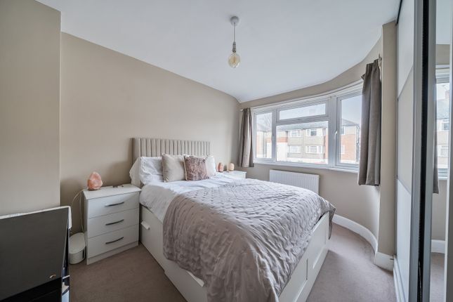 60, Meadowview Road, London photo 4