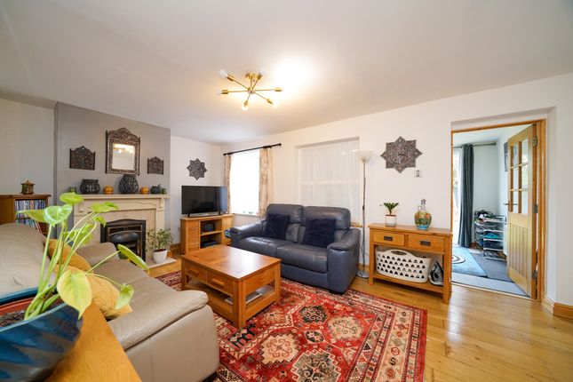 37 Howard Avenue, Aylesbury photo 4
