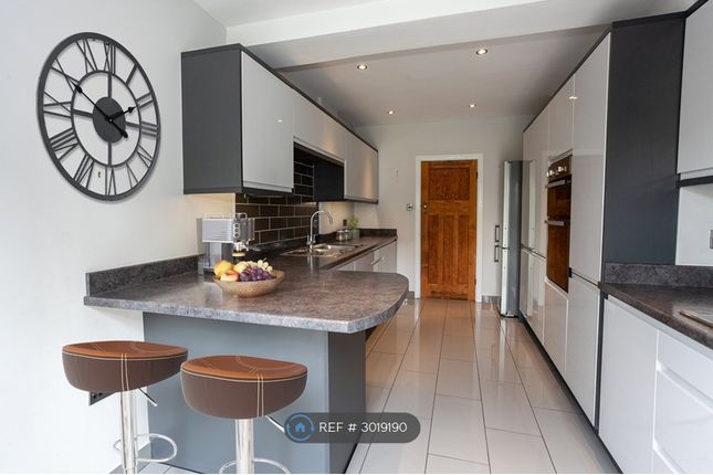 Delahays Road, Hale, Altrincham photo 4