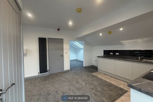 Flat, Sheffield Road, Chesterfield photo 2