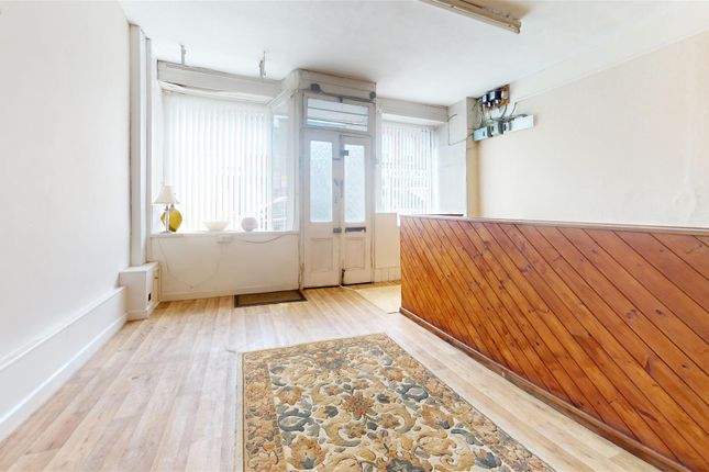 35, Robert Street, Pontypridd photo 2