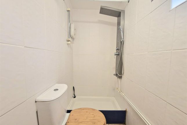 29, Vivian Avenue, Wembley photo 5