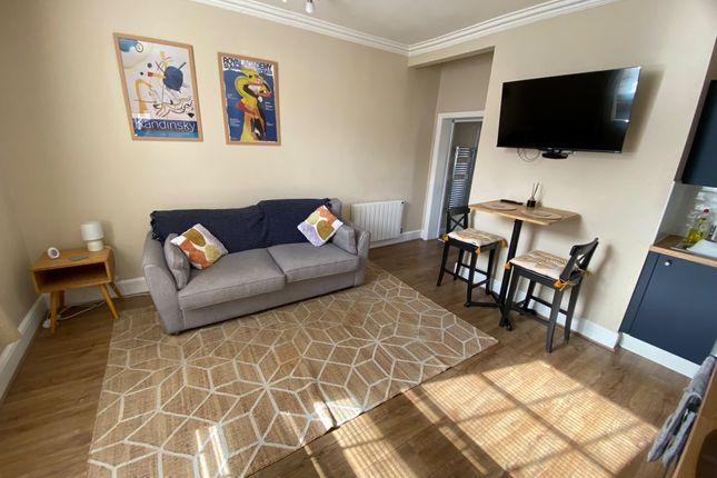 Flat 3, 2a, STOURPORT-ON-SEVERN photo 3