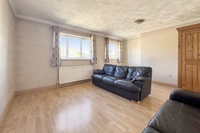 60, Chalet Hill, Bordon photo 3