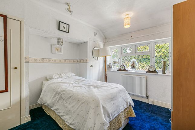 190, Ashridge Way, Surrey photo 4