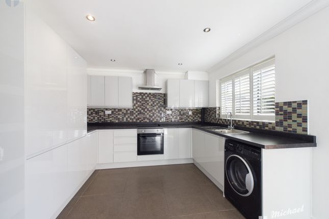 21 Sewell Close, Aylesbury photo 4