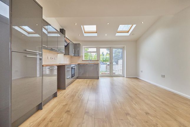 138, Strathmore Road, Hinckley photo 2