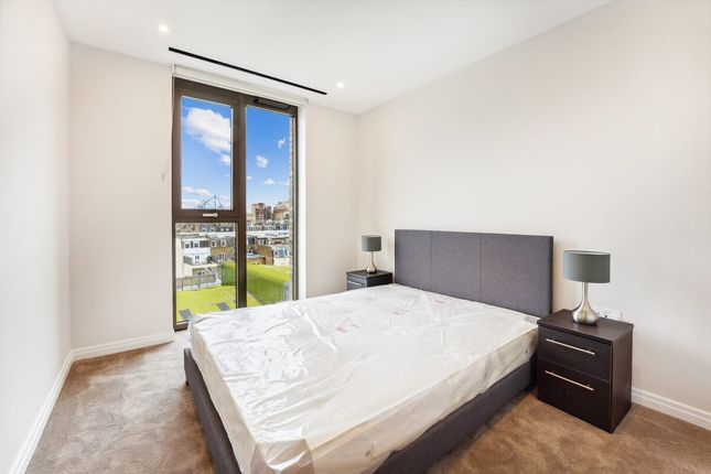Flat to rent in Michael Road, London
